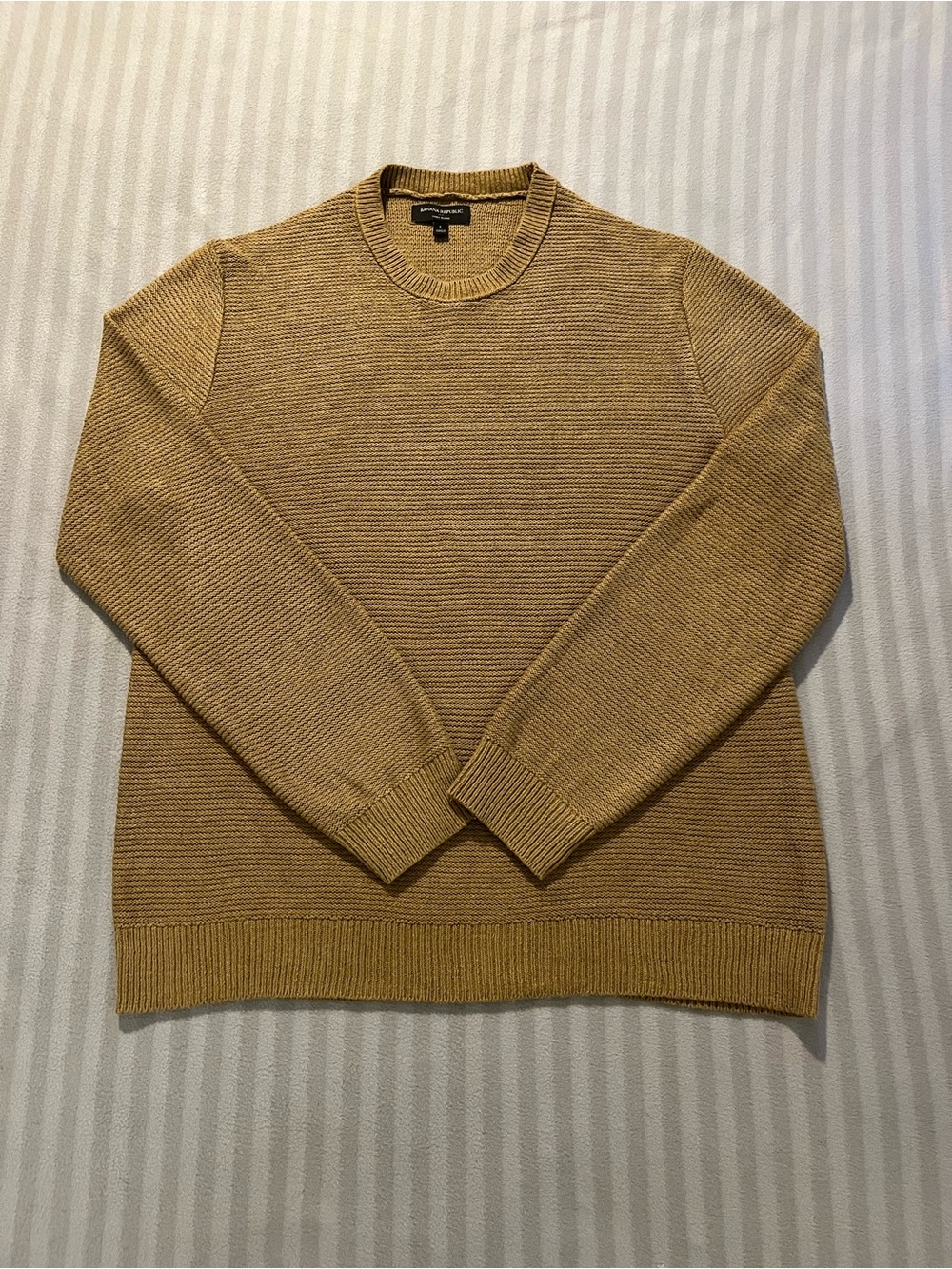 Banana Republic Men's Crewneck Sweater - Camel/Tan